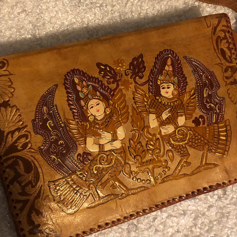 Vintage LEATHER HAND PAINTED & TOOLED BAG shown during live sale